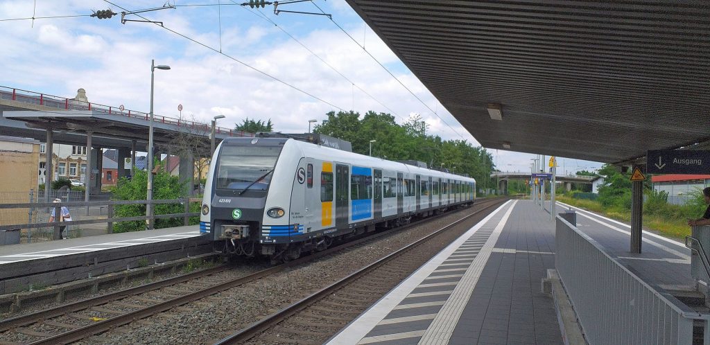 Dieses Bild hat ein leeres Alt-Attribut. Der Dateiname ist s-bahn-stuttgart-neu-1024x498.jpg