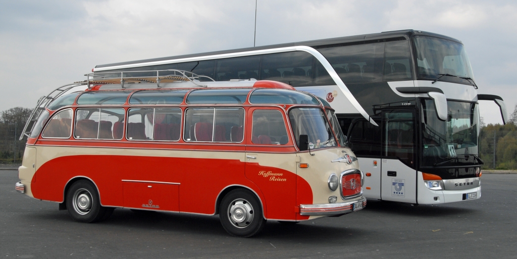 Dieses Bild hat ein leeres Alt-Attribut. Der Dateiname ist 11-04_Oldtimerbus-Setra-S6_Hoffmannreisen_DSC_0188_.jpg